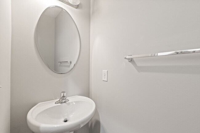 Building Photo - 3 Bedroom townhome in South Charlotte