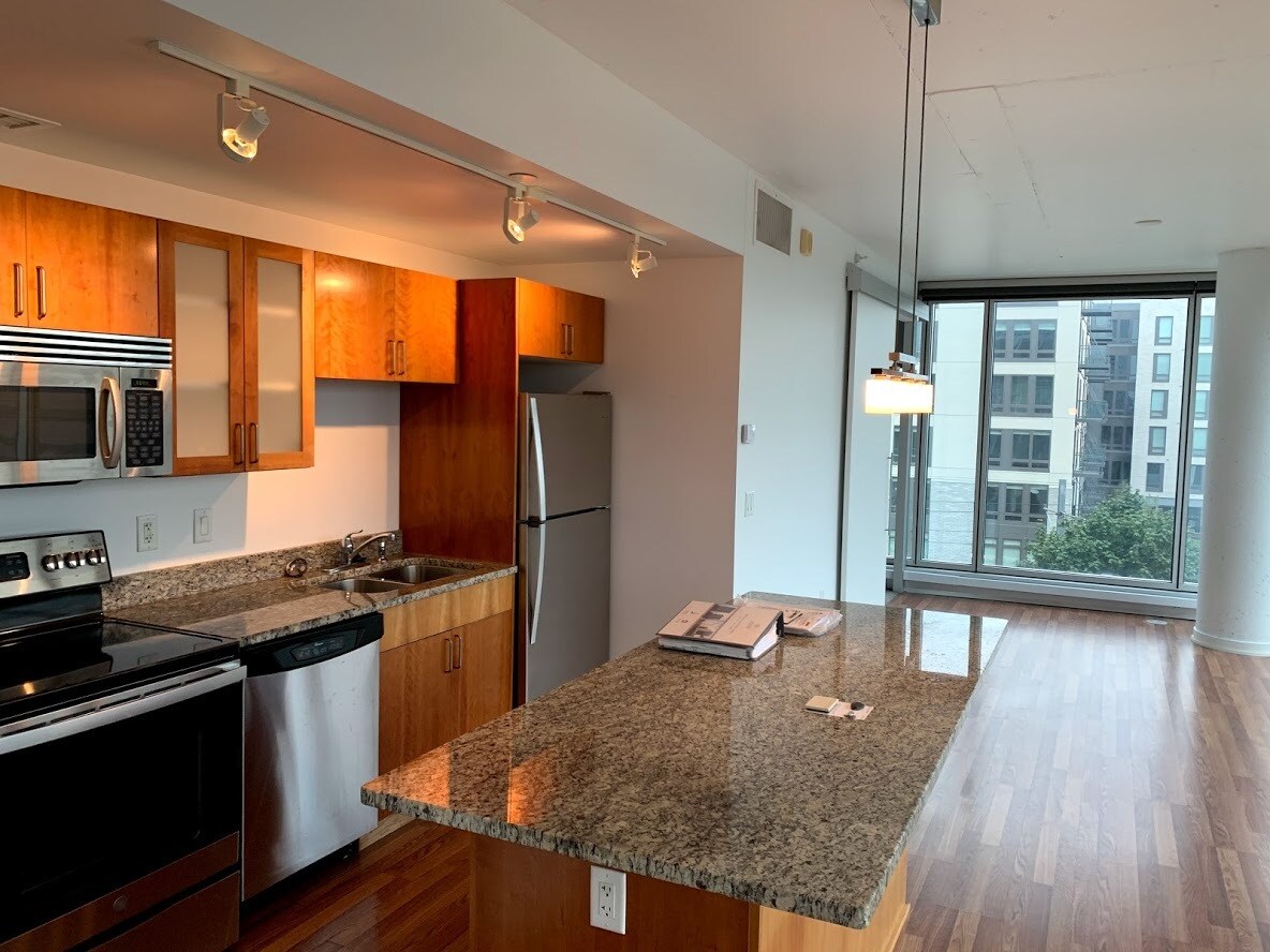 Building Photo - 8151 33rd Ave S