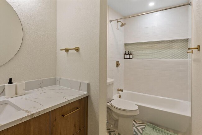 Building Photo - 1703 Kimmerling Ln
