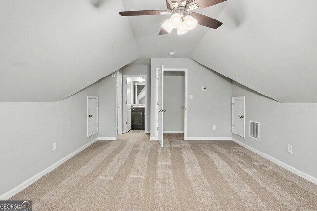 Building Photo - 270 S Ridge