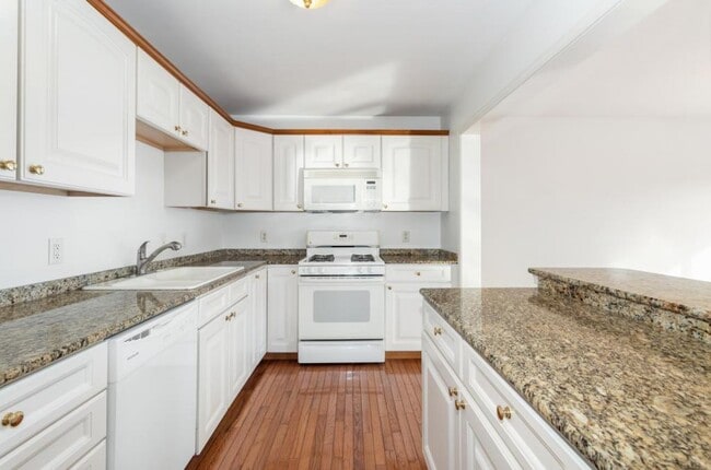 Building Photo - 1172 Heron Ct