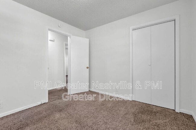 Building Photo - 385 Bonnavale Dr