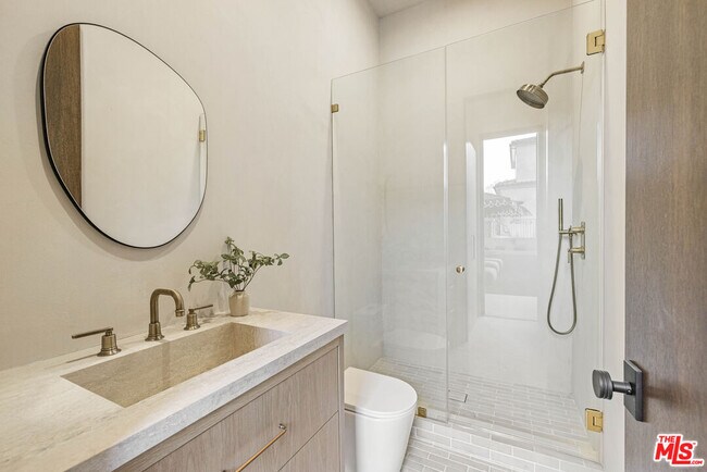 Building Photo - 14273 Greenleaf St