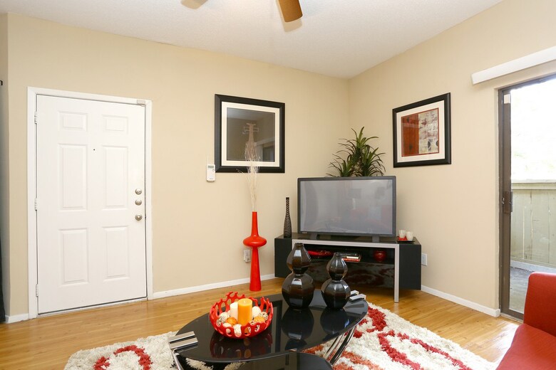 Building Photo - 1003 Justin Ln