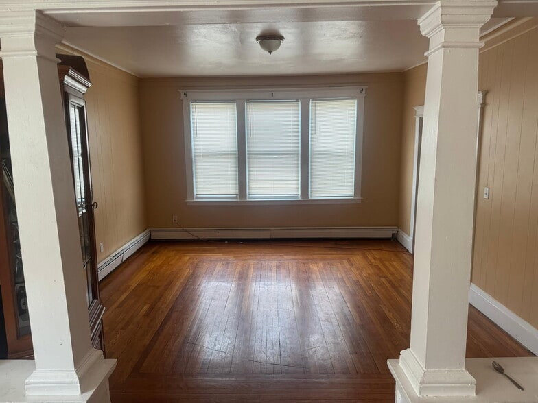 Living area - 19 Westland St