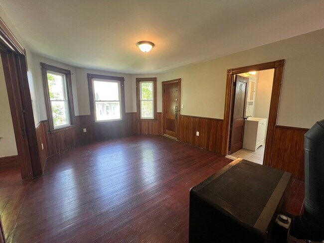 Building Photo - 72 Melville St
