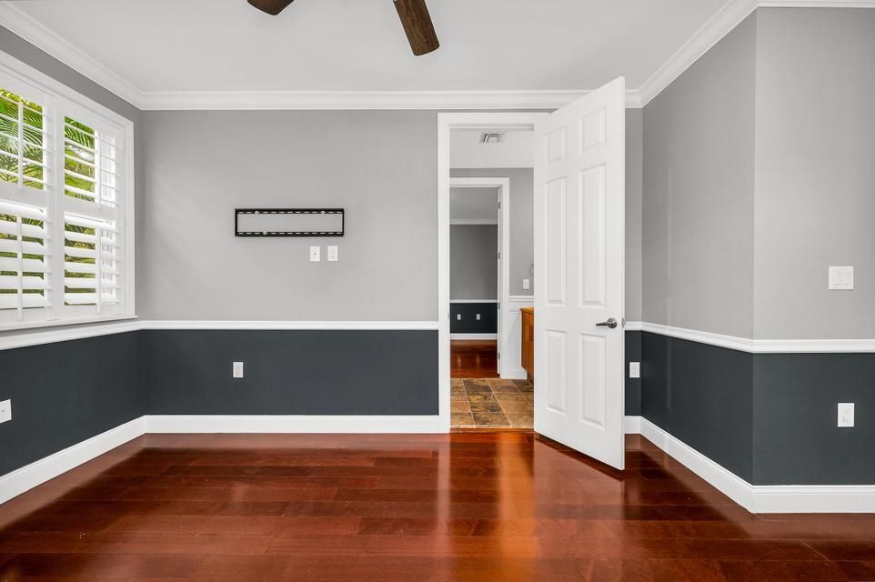 Building Photo - 486 SW 5th St