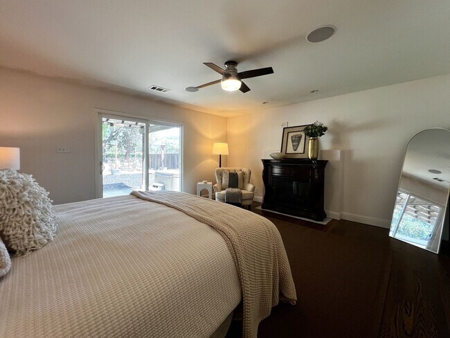 Building Photo - Wine Country Retreat with Guest Cottage & Vineyard Views