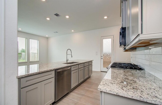 Building Photo - 4138 Balboa Dr