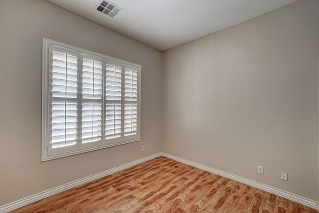 Building Photo - READY TO VIEW NOW! Remodeled-Huge 5 Bedroo...
