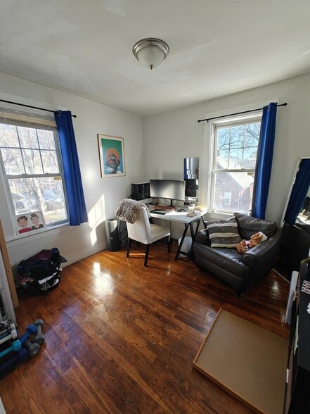 Building Photo - 81 Newbury St