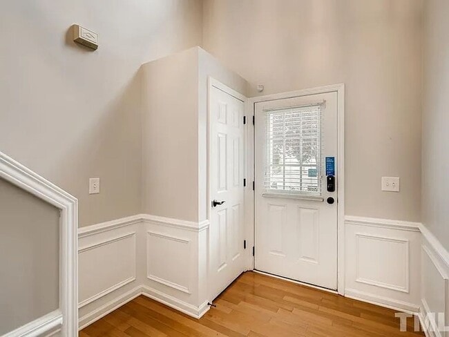 Building Photo - Elegant Long Lake Townhome | Hardwood Floors | 2-Car Garage | Pool