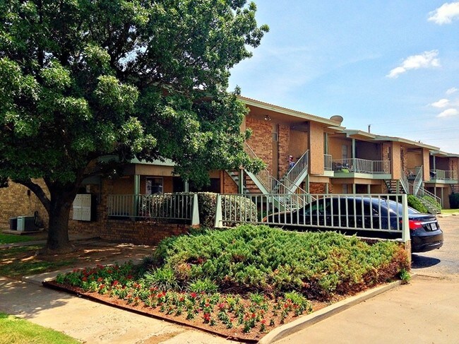 Toledo Terrace Apartments - Courtyard Villas