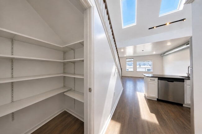 Building Photo - 6615 Ridge Avenue