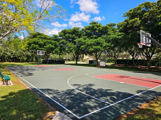 Building Photo - 7533 Topiary Ave