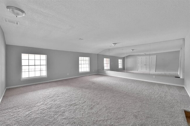 Building Photo - 549 Brandon Rd