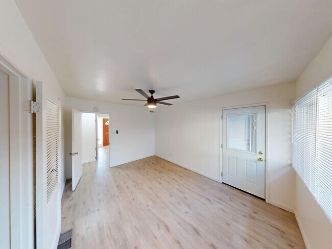 Building Photo - 6180-6182 Mary Lane Dr.