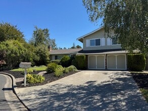 Building Photo - 4 bedroom Moraga home is now available for...