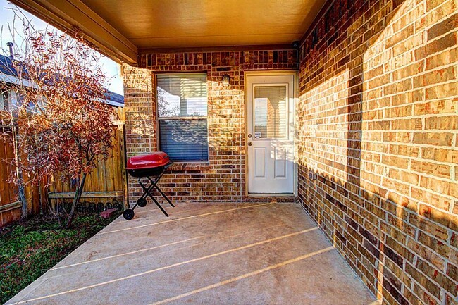 Building Photo - 21423 Hannover Grove Ln