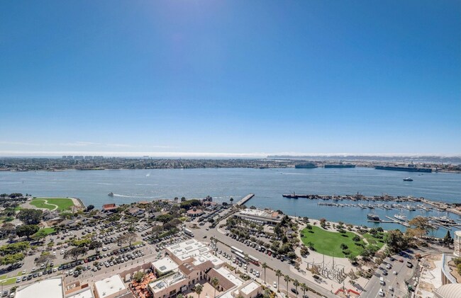 Building Photo - 700 W Harbor Dr