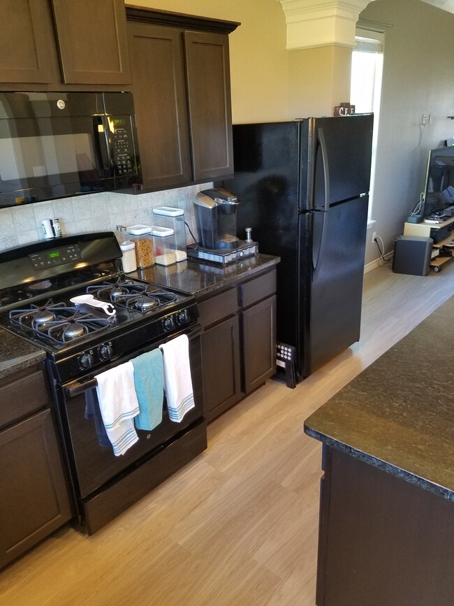 Building Photo - 8037 Pavo Real St