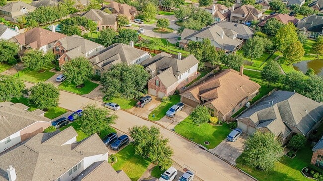 Building Photo - 14402 Hazeldale Dr