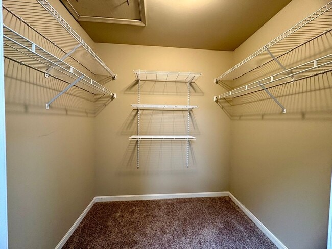 Building Photo - 2 Bedroom 2.5 Bathroom in Hummelstown!