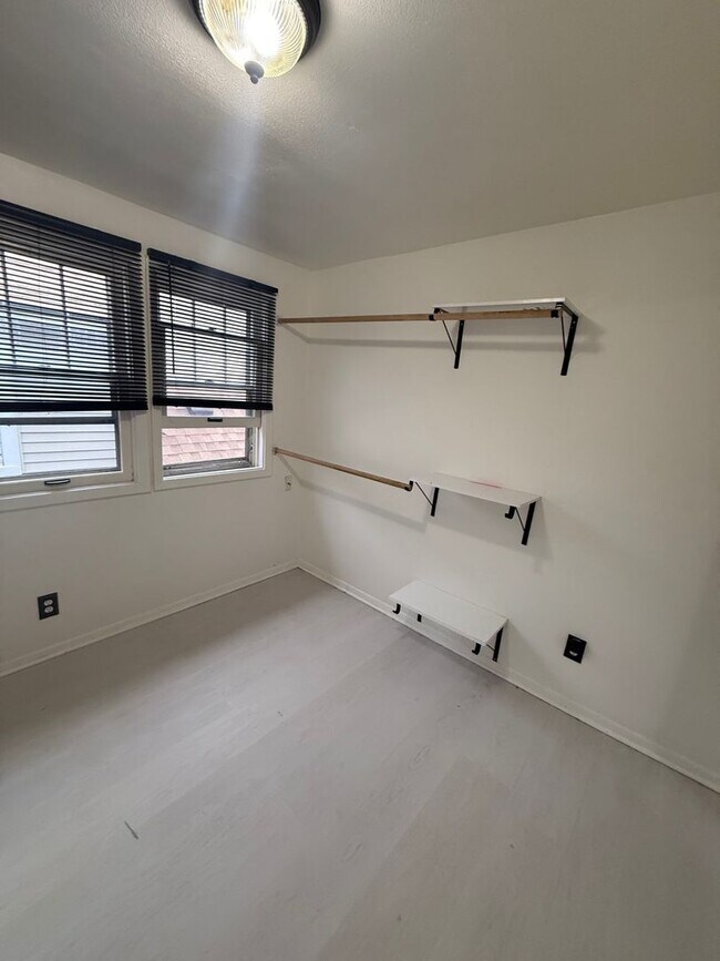 Building Photo - 5116 N 32nd St