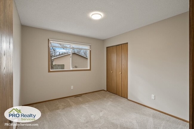 Building Photo - 3 Bedroom House In St. Francis