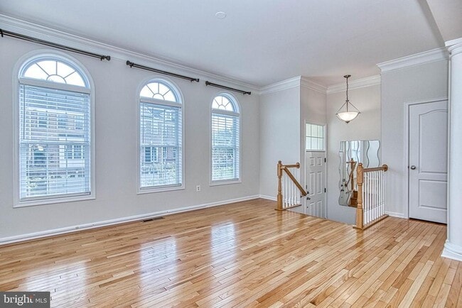 Building Photo - 208 Croft Square