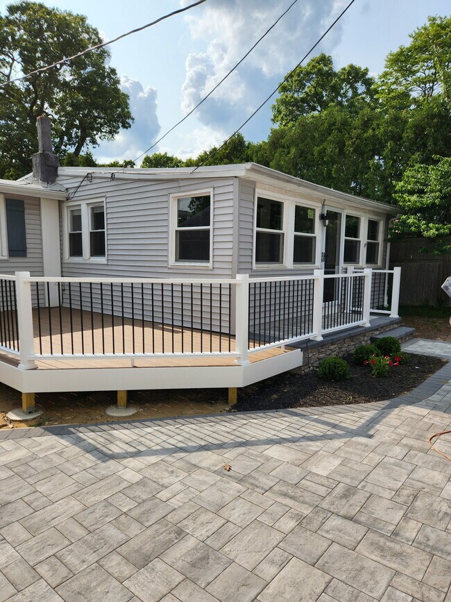 Building Photo - 218 Chatham Ave