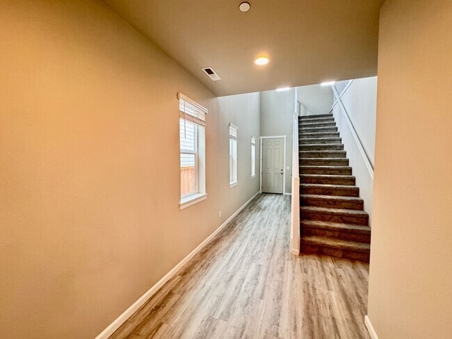 Building Photo - 7467 87th Dr NE