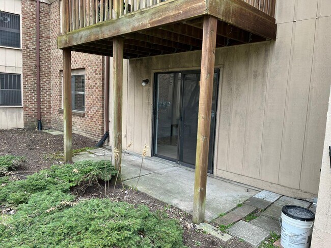 Building Photo - 30028 W 12 Mile Rd