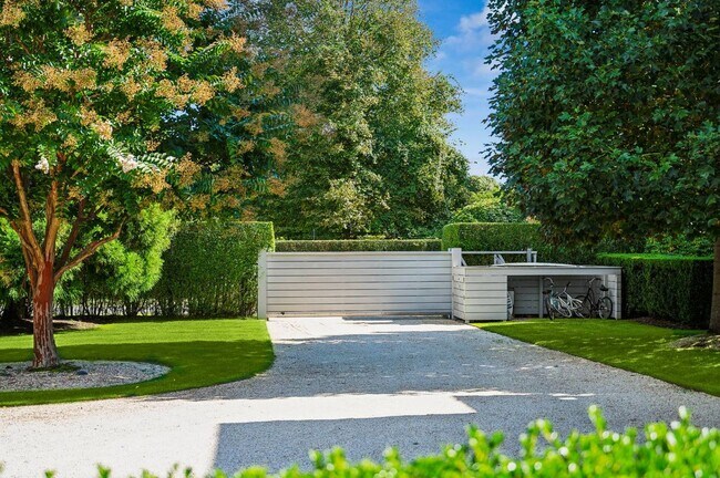 Building Photo - 8 Heller Ln