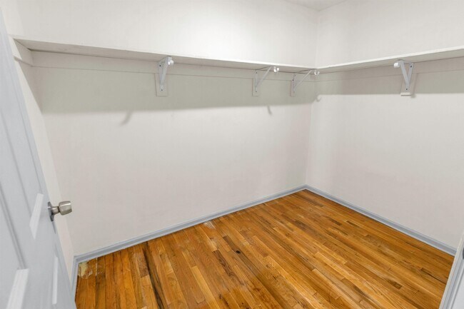 Building Photo - 181-183-183 N 6th St