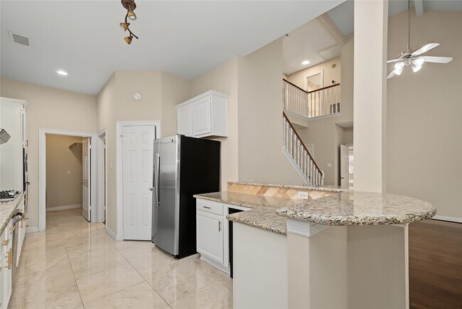 Building Photo - 14135 Swallowfield Dr