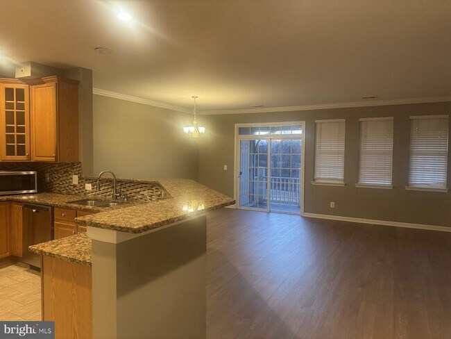 Building Photo - 13884 Greendale Dr