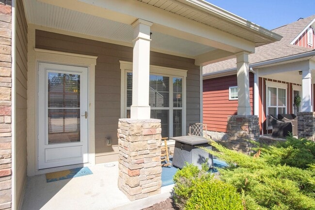 Building Photo - 1123 Frewin St