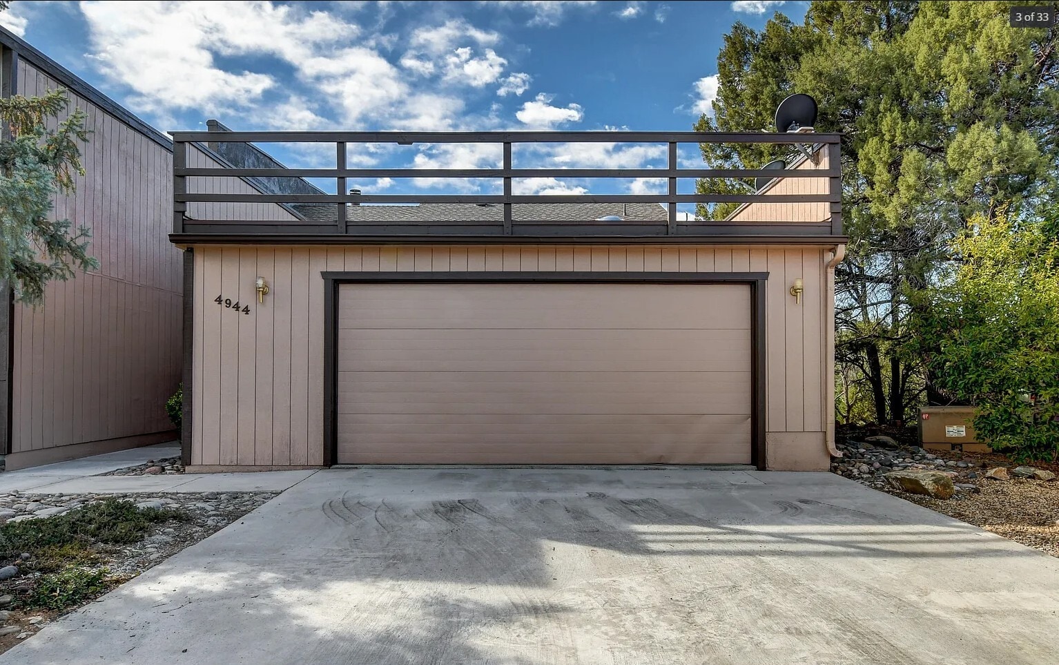 Building Photo - 4944 Summit Cir