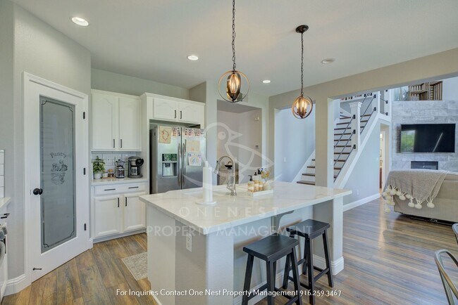 Building Photo - Lincoln Crossing, 4 bedroom 2.5 bath