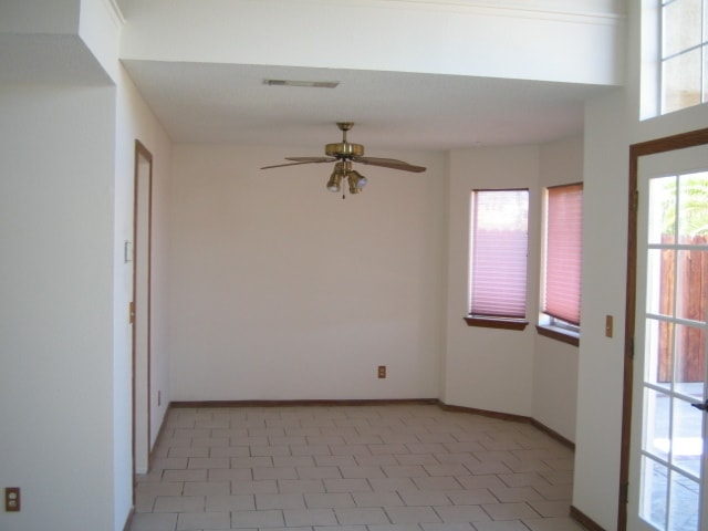 Building Photo - 7224 Periwinkle Dr