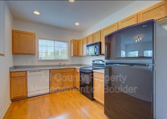Building Photo - 14300 Waterside Ln