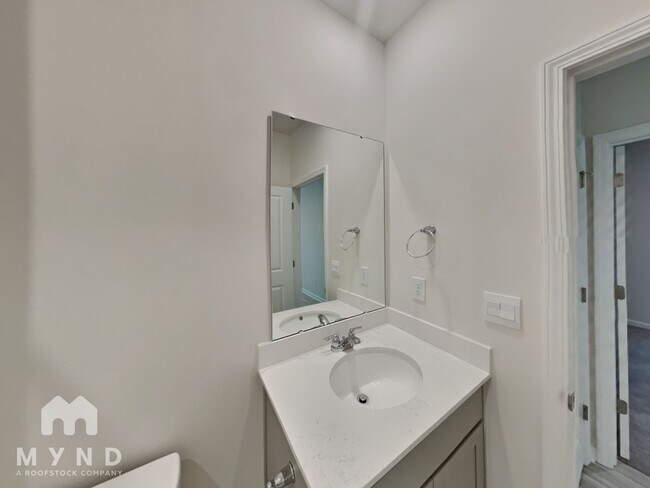 Building Photo - 553 Zermatt Ct