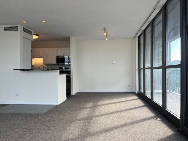 Building Photo - 10 E Ontario St