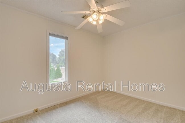 Building Photo - 106 Riverbend Dr