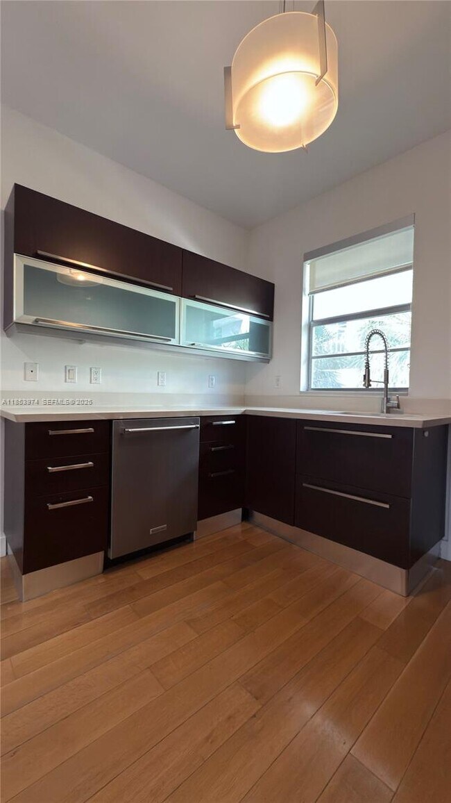 Building Photo - 2021 Meridian Ave