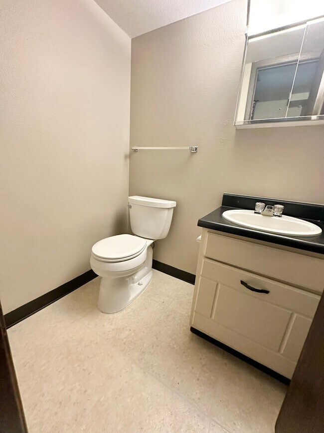 Building Photo - 1907 Leicester Way