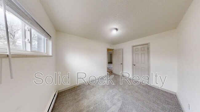 Building Photo - 1411 S Corona Ave