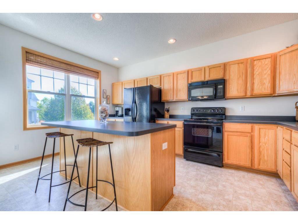 Building Photo - 1683 Village Trail E #4