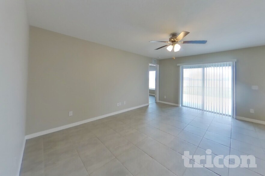 Building Photo - 2163 Mandarin Lp